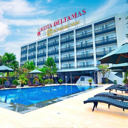 Le Premier Hotel Deltamas سيكارانغ المظهر الخارجي الصورة